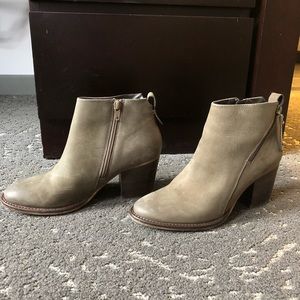 Blondo Waterproof Booties Size 7.5